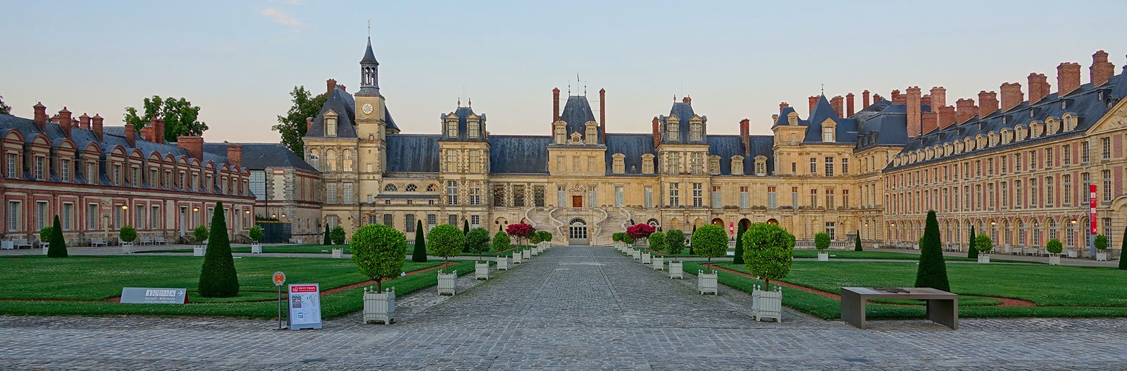 Château de Fontainebleau © CC-BY-SA Gzen92