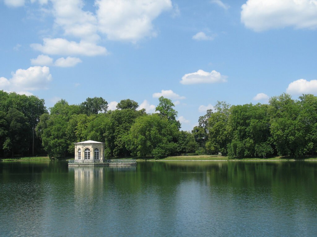 Château de Fontainebleau © CC-BY-SA Lionel Allorge