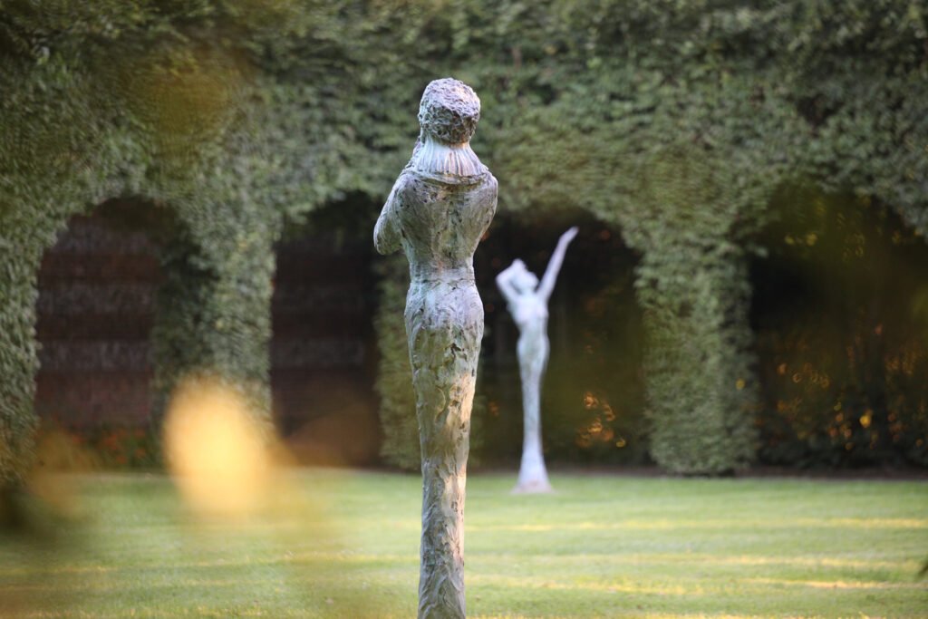 Le Jardin des sculptures - Cloître des quatre saisons © Stephanie de Pas