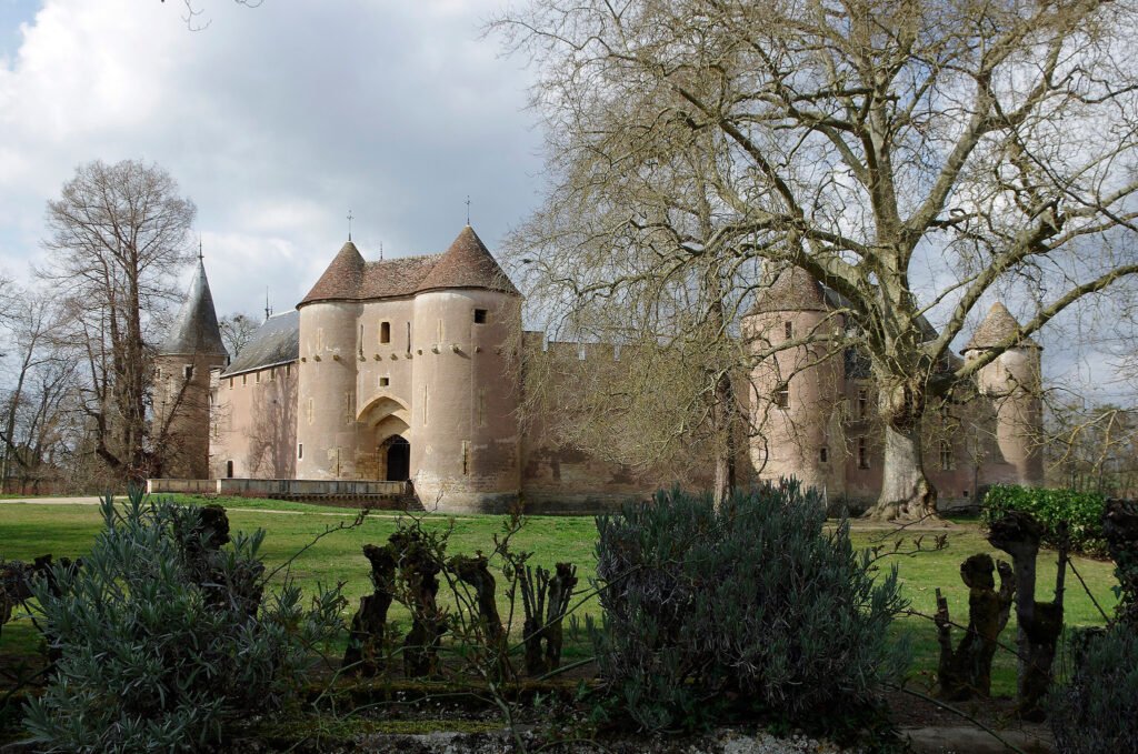 Château d'Ainay-le-Vieil © CC-BY Daniel Jolivet 2017