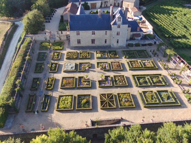 Château de Villeneuve et ses jardins