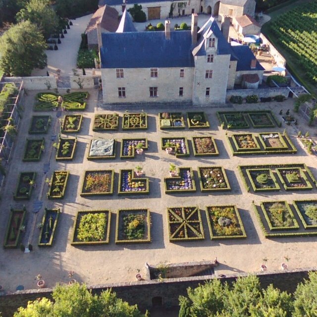 Château de Villeneuve et ses jardins