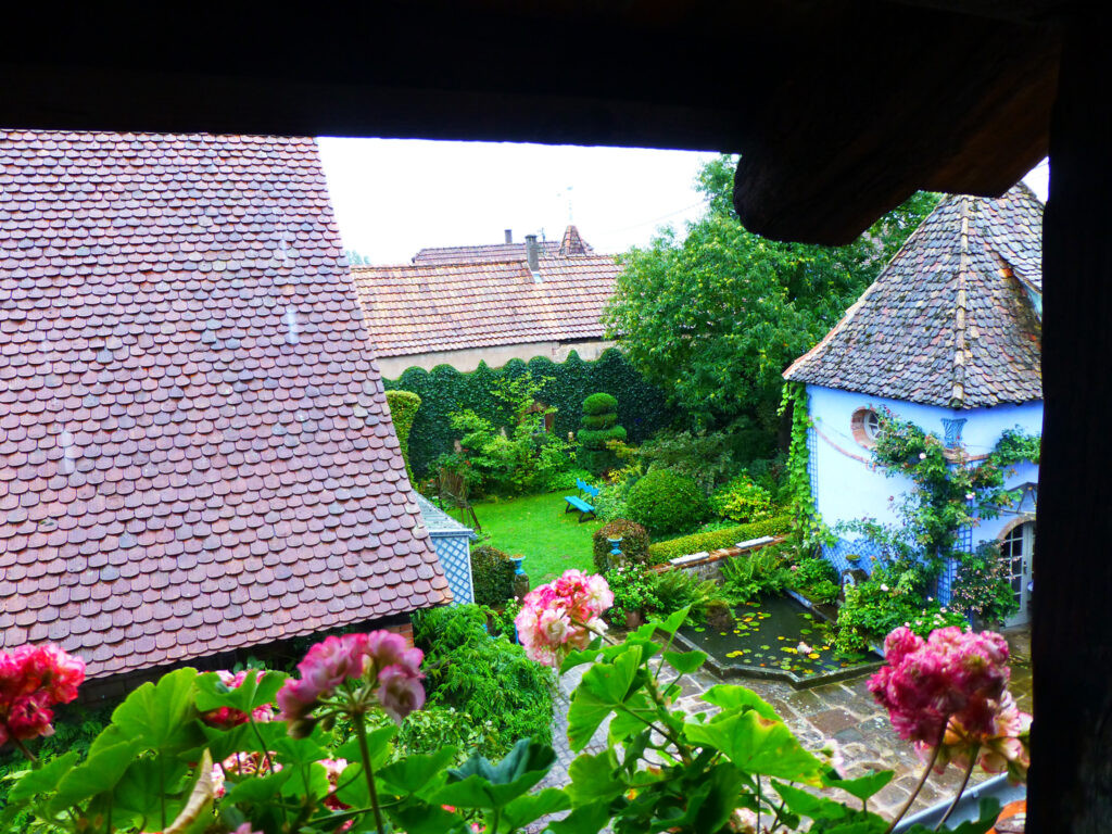 Cour et lierre ciselé